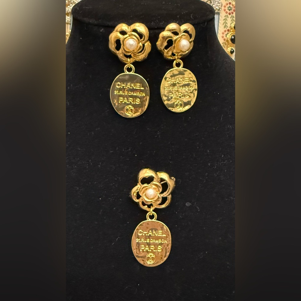 Elegant Gold and Cream Jewelry Set - Picture 3 of 14